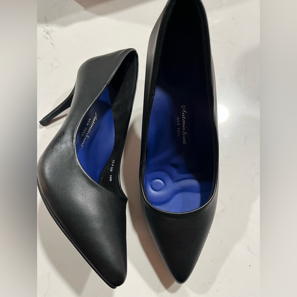 Antonia Saint Victoria High Heel  EXTREMELY COMFORTABLE heels size 10.5 NEW!